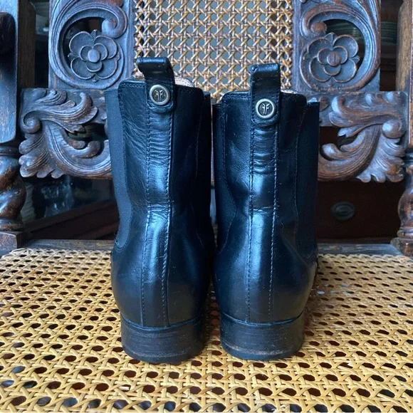 Women’s Frye Black Chelsea Boots - Picture 4 of 14